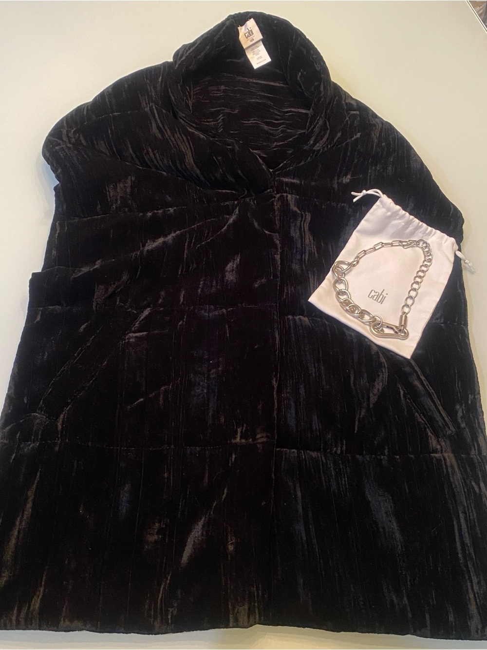 Cabi Plush Crushed Velvet Puffer Wrap Scarf & Silver Carabiner Chain Necklace